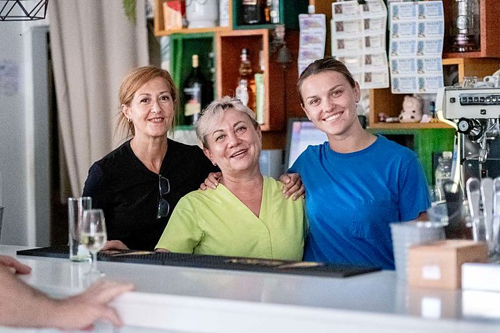 El equipo del bar-cafetería Óleo